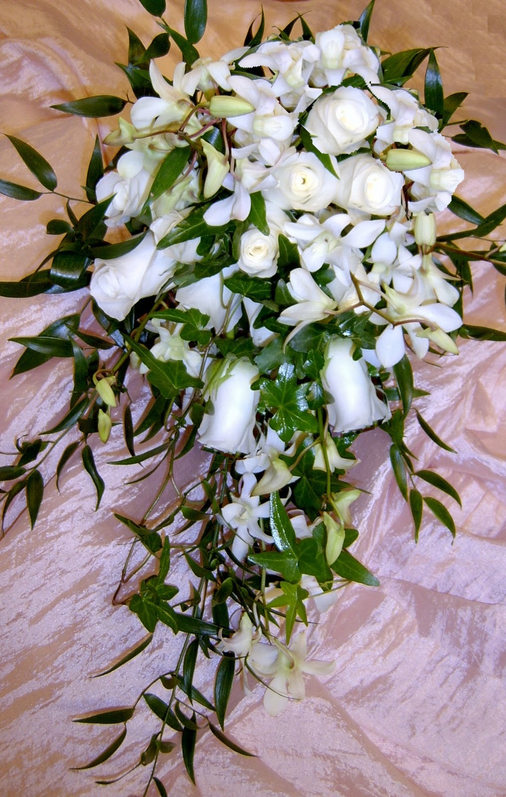Premium Flowers: The cascade wedding bouquet
