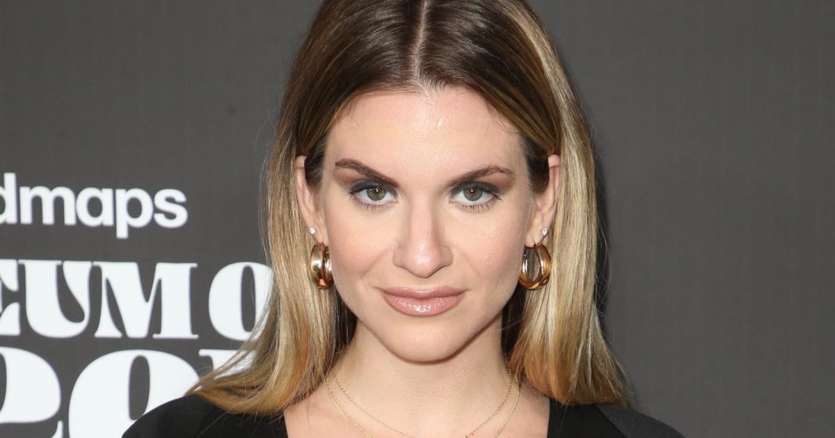 Rachel McCord Clciks at Weedmaps Museum of Weed Exclusive Preview