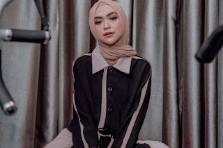   Biogafi Ria Ricis