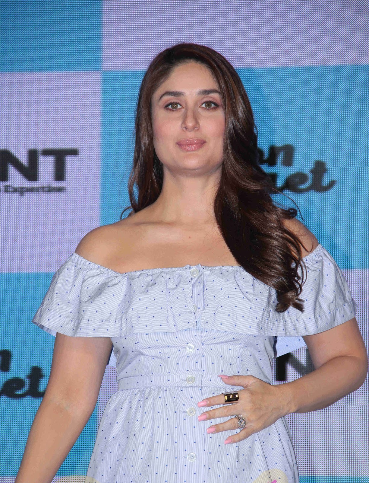 Pregnant Kareena Kapoor Looks Gorgeous At The launch Of New Range Of Hair Color By B'Blunt