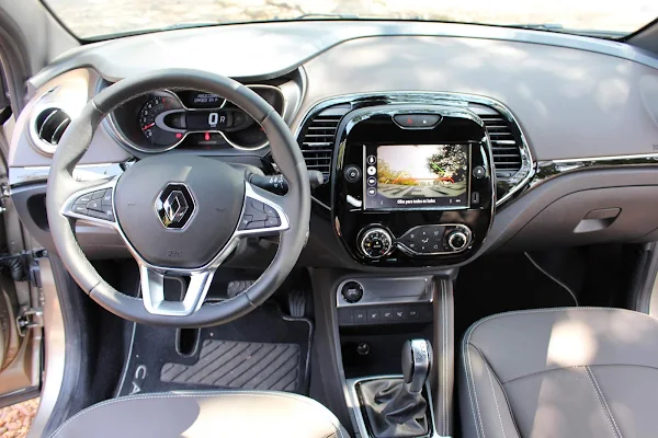 Novo Renault Captur 2022 1.3 Turbo CVT - interior - painel