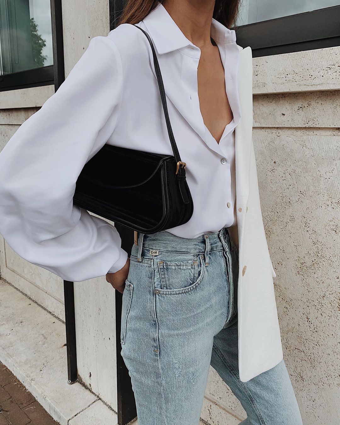 This Minimalist Denim Look Is Perfect for Fall