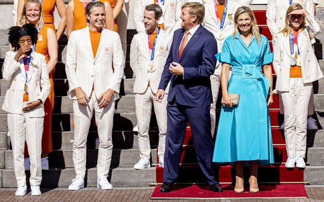 Queen Maxima wore a blue Taffeta satin dress from Natan. King Willem-Alexander and Queen Maxima held a reception at Noordeinde Palace