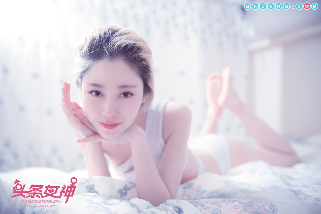 TouTiao 2018-04-11: 子 涵 小 清新 (14 pictures)