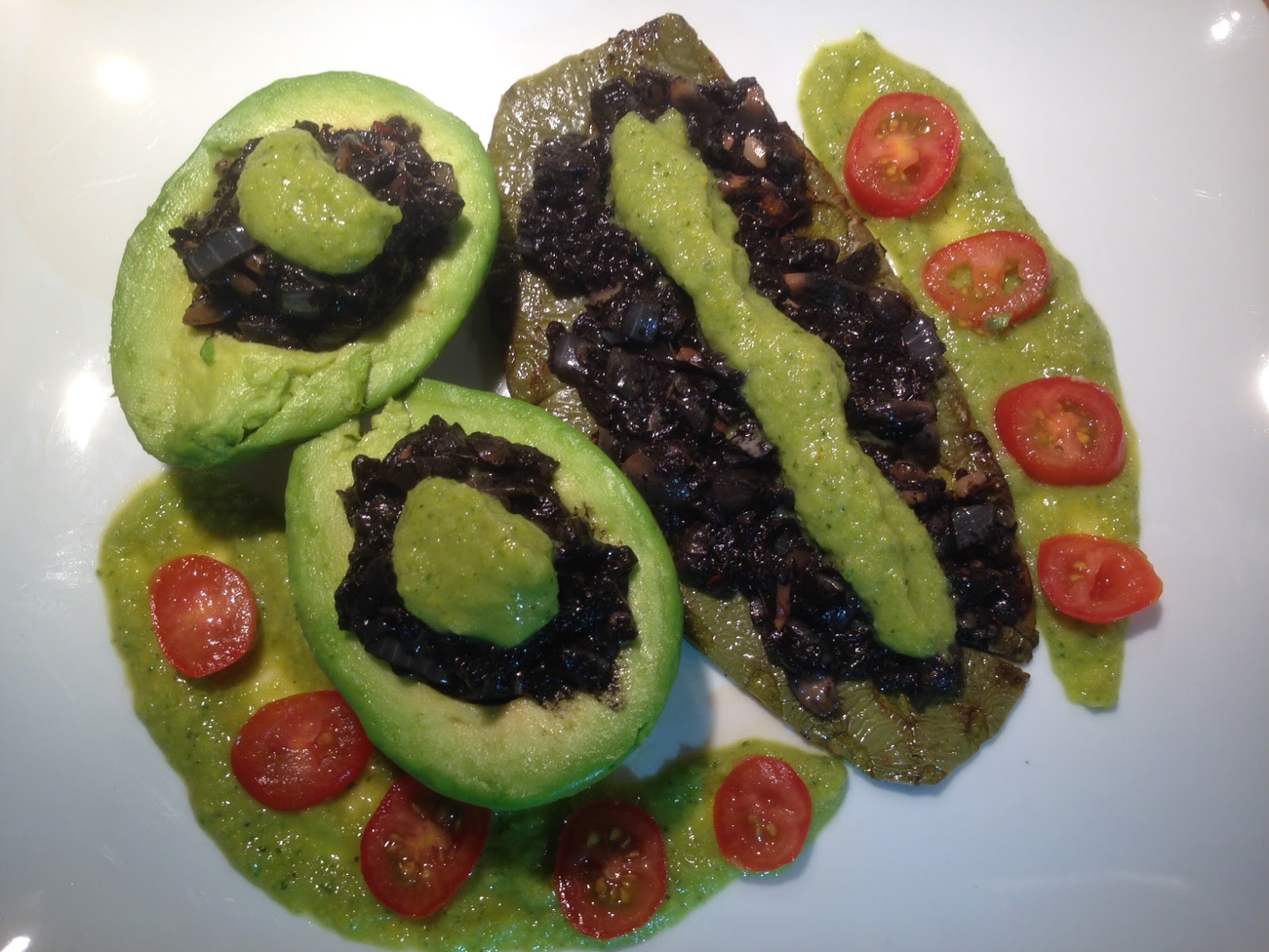 Vegan Latino: Aguacates rellenos o huaraches de nopal con huitlacoche y  crema poblana vegana y sin gluten