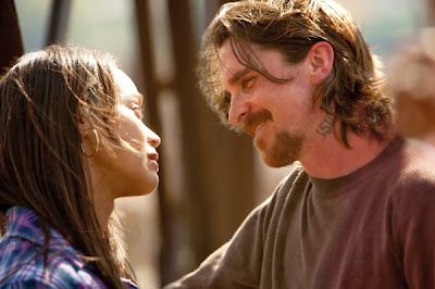 zoe-saldana-christian-bale-out-of-the-furnace