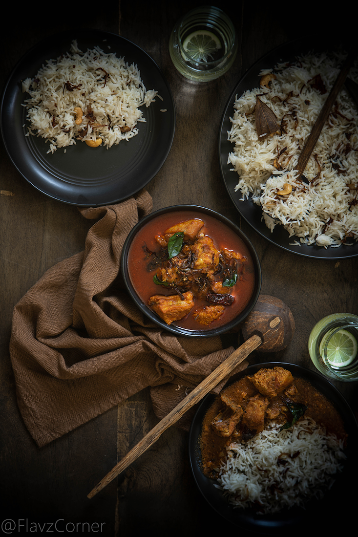 Ghee Rice And Chicken Curry in Roasted Coconut Gravy / NeyChoor With