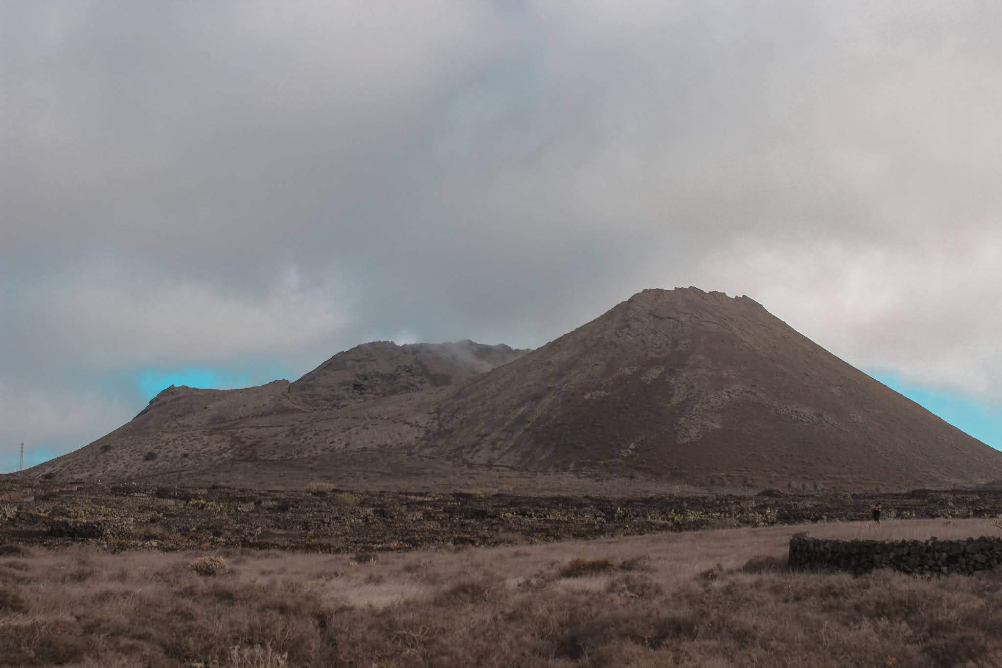 qué-ver-en-lanzarote-volcán-de-la-corona-ruta-trekking-volcanes