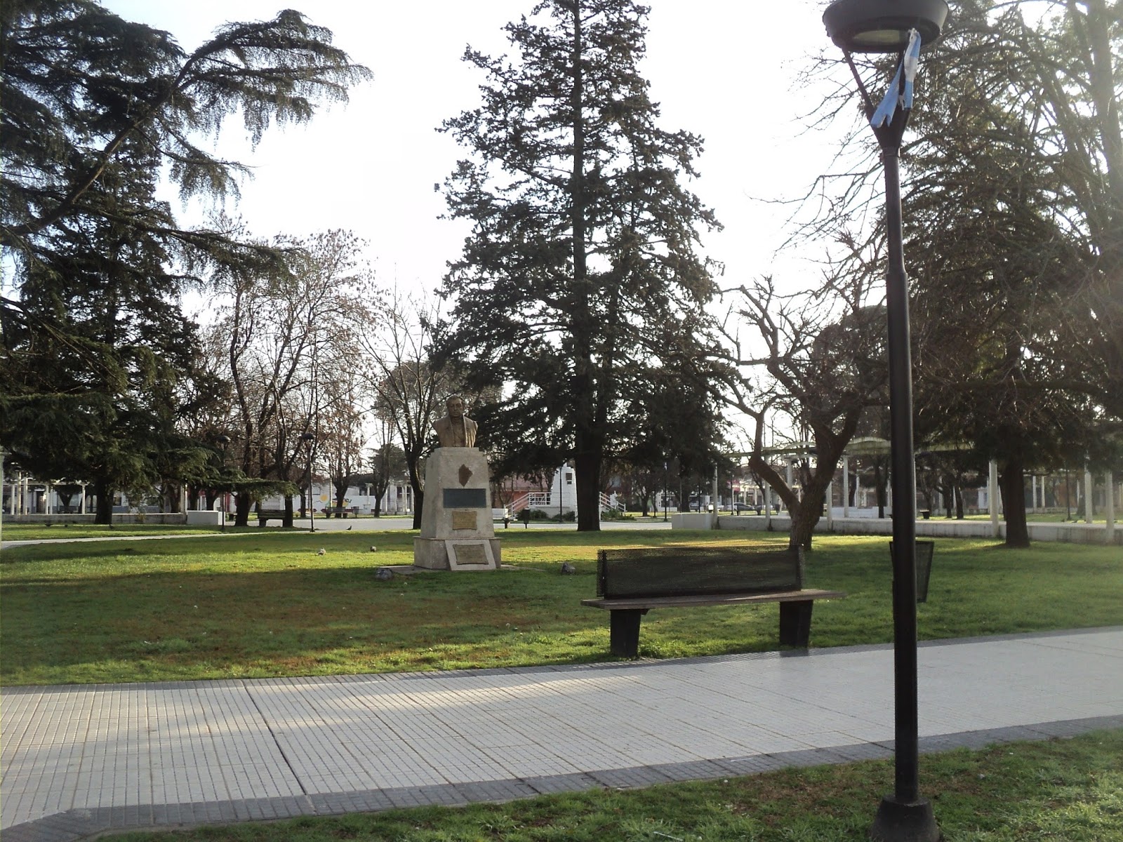 Mirar al Mundo Rivadavia / Estación América (Buenos Aires)