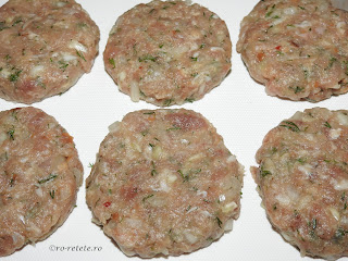 Chiftele de carne reteta de casa traditionala porc tocata paine usturoi marar parjoale chiftelute retete culinare aperitiv aperitive mancare mancaruri,