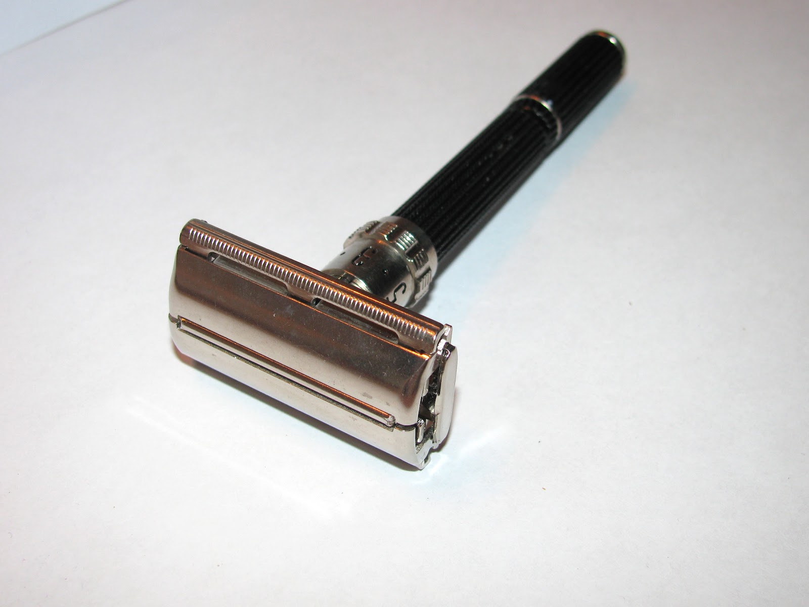 Classics In Time Gillette Black Beauty Adjustable Razor
