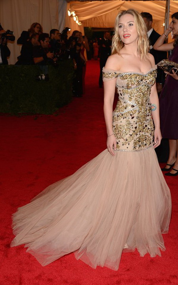 Hot Dresses For You: Scarlett Johansson wear DOLCE GABBANA mermaid