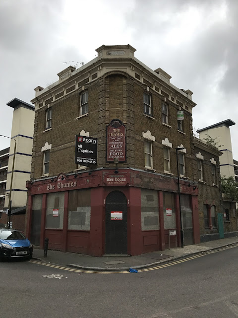 Abandoned pub, Deptford Bridge, London