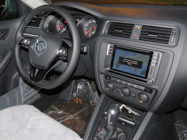 Toyota Corolla GLi 2018 x VW Jetta Comfortline - comparativo