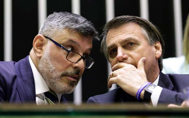 PSL decide por expulsão do deputado Alexandre Frota