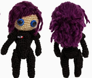 http://diygeekery.files.wordpress.com/2012/09/mass-effect-shepard-amigurumi-pattern.pdf