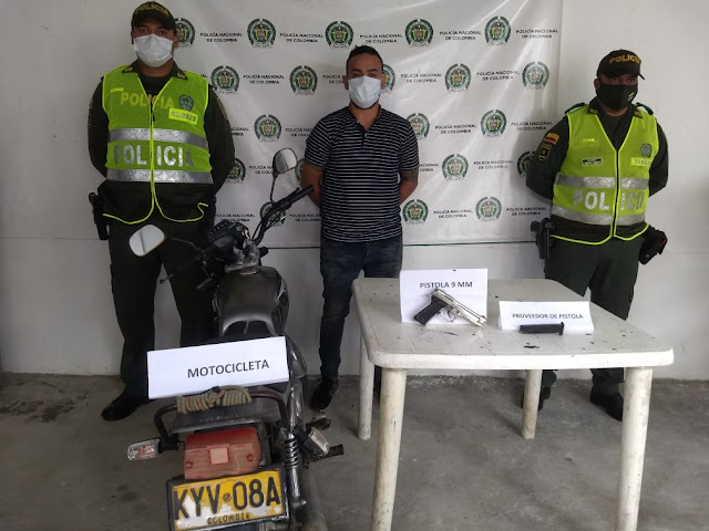 HOY EN NOTICIA, 'Él yeye' a punta de pistola se apoderó de una moto y lo 'encanaron' 'Él yeye' a punta de pistola se apoderó de una moto y lo 'encanaron'