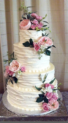 flowers for a wedding cake 