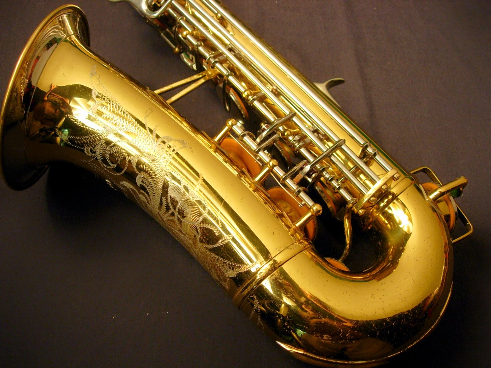 Лучшая саксафоническая музыка. Саксофон. Желтый саксофон. Саксофон деревянный духовой музыкальный инструмент. Мелодия для саксофона.