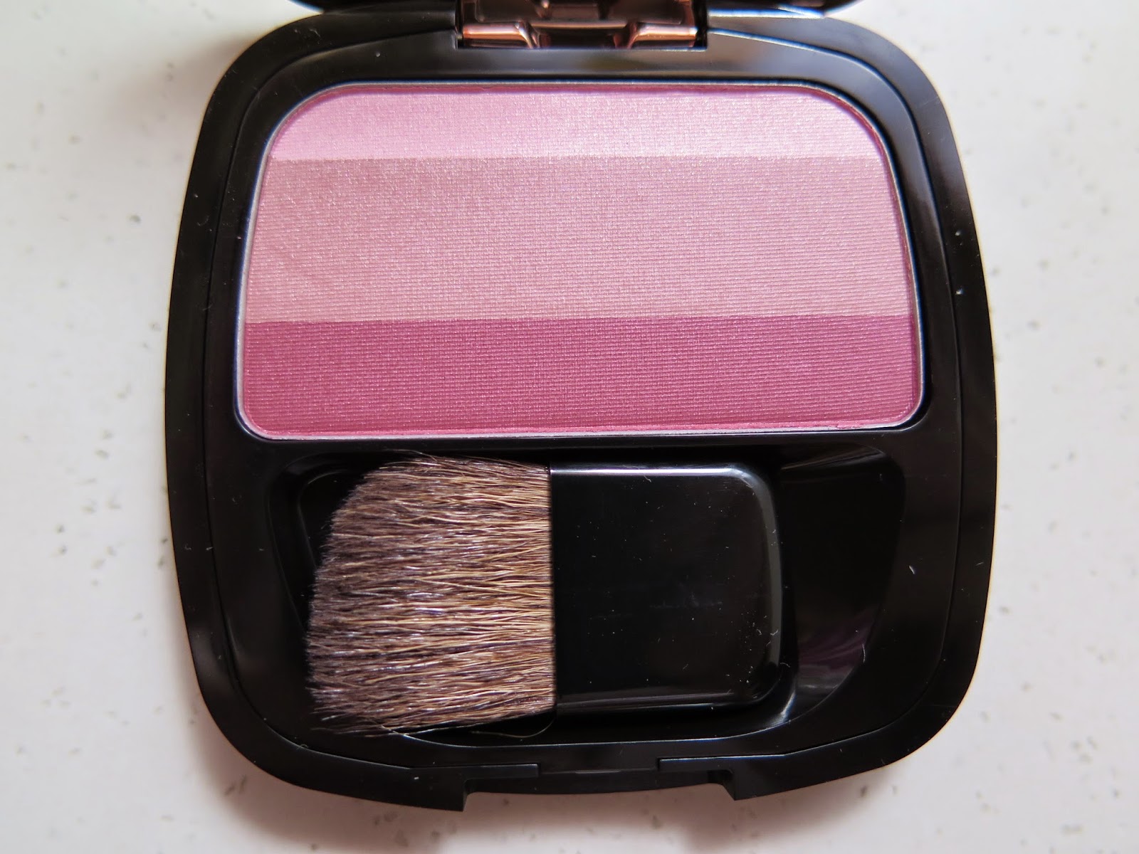 The Blackmentos Beauty Box: Review: Loreal Lucent Magique 