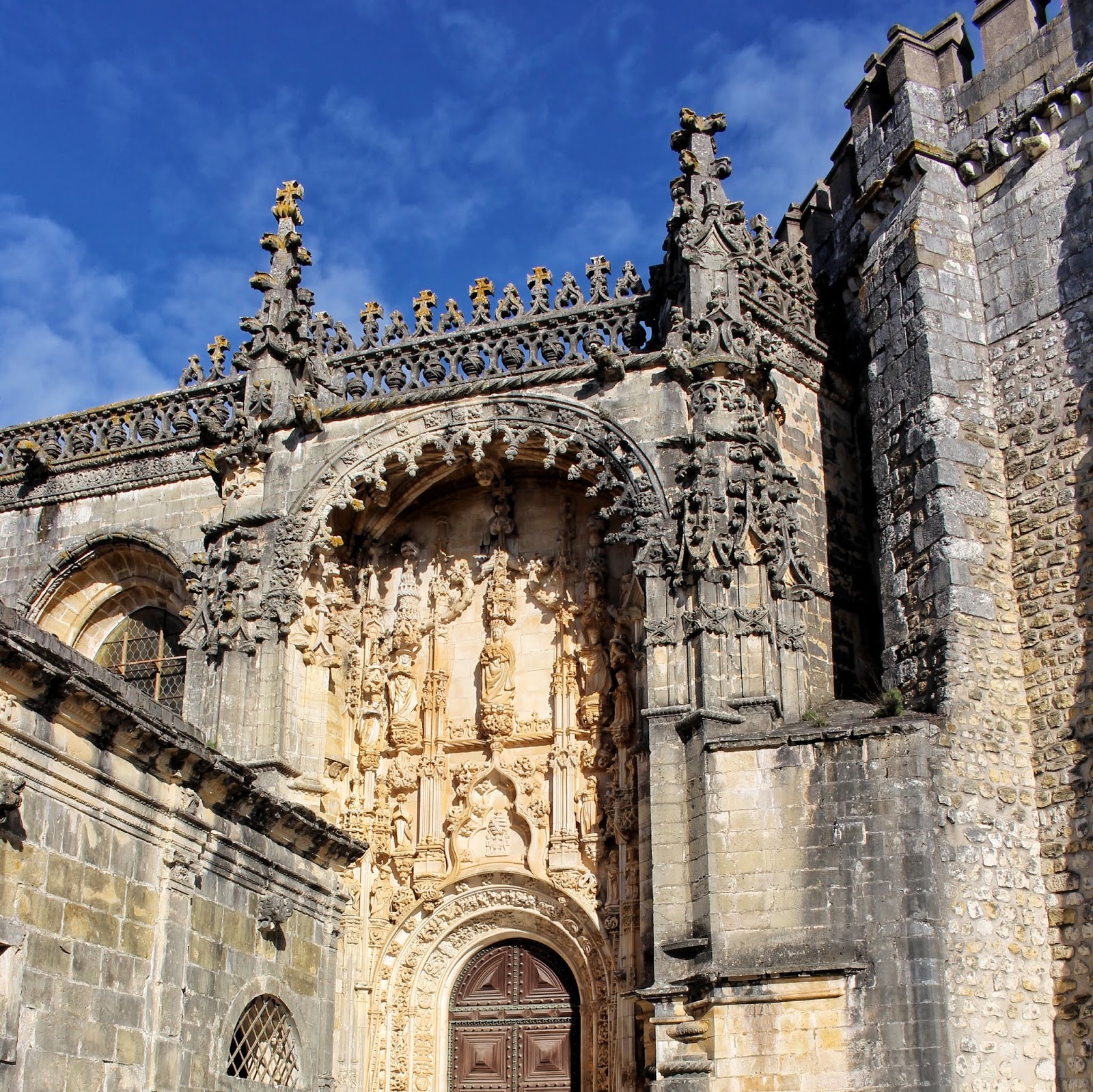 Roteiro: Um Dia em Tomar Pormenores arquitetónicos do Convento de Cristo
