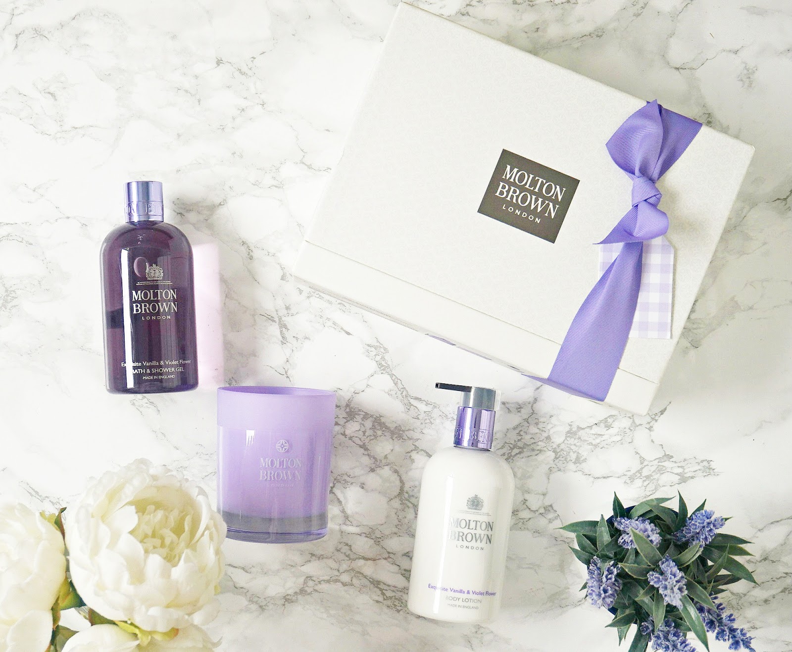 Spoil yourself with Molton Brown Exquisite Vanilla and Violet Flower Gift Set Beautylymin