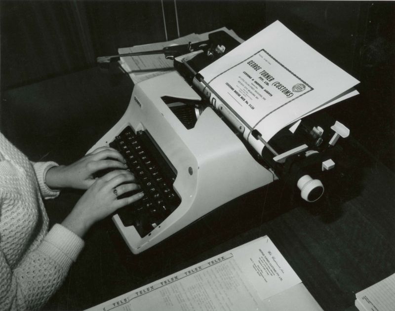 Vintage photos show the workplace and offices of the past  1970s 1980s - 52