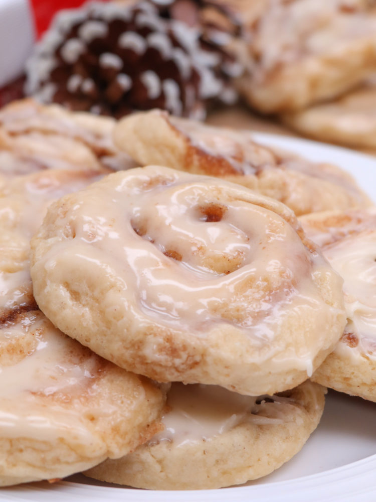 Soft Cinnamon Roll Cookies - COOKS DISHES