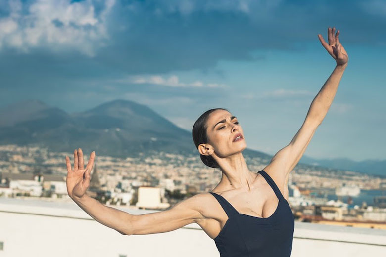 VIDEO | Luisa Ieluzzi, ballerina solista del Teatro San Carlo di Napoli ...