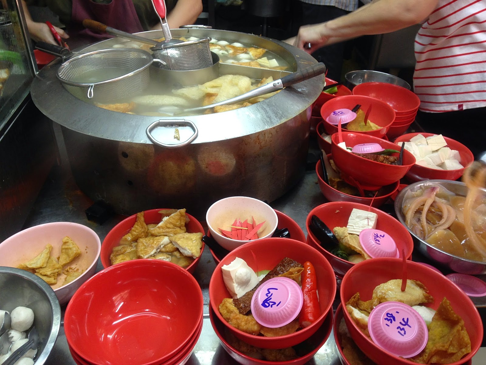 FoodieFC Golden Mile Special Yong Tau Foo 黄金特制酿豆腐 (Golden Mile Food