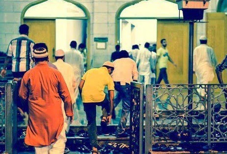 Bacaan Doa Masuk Masjid dan Keluar Masjid Bahasa Arab 