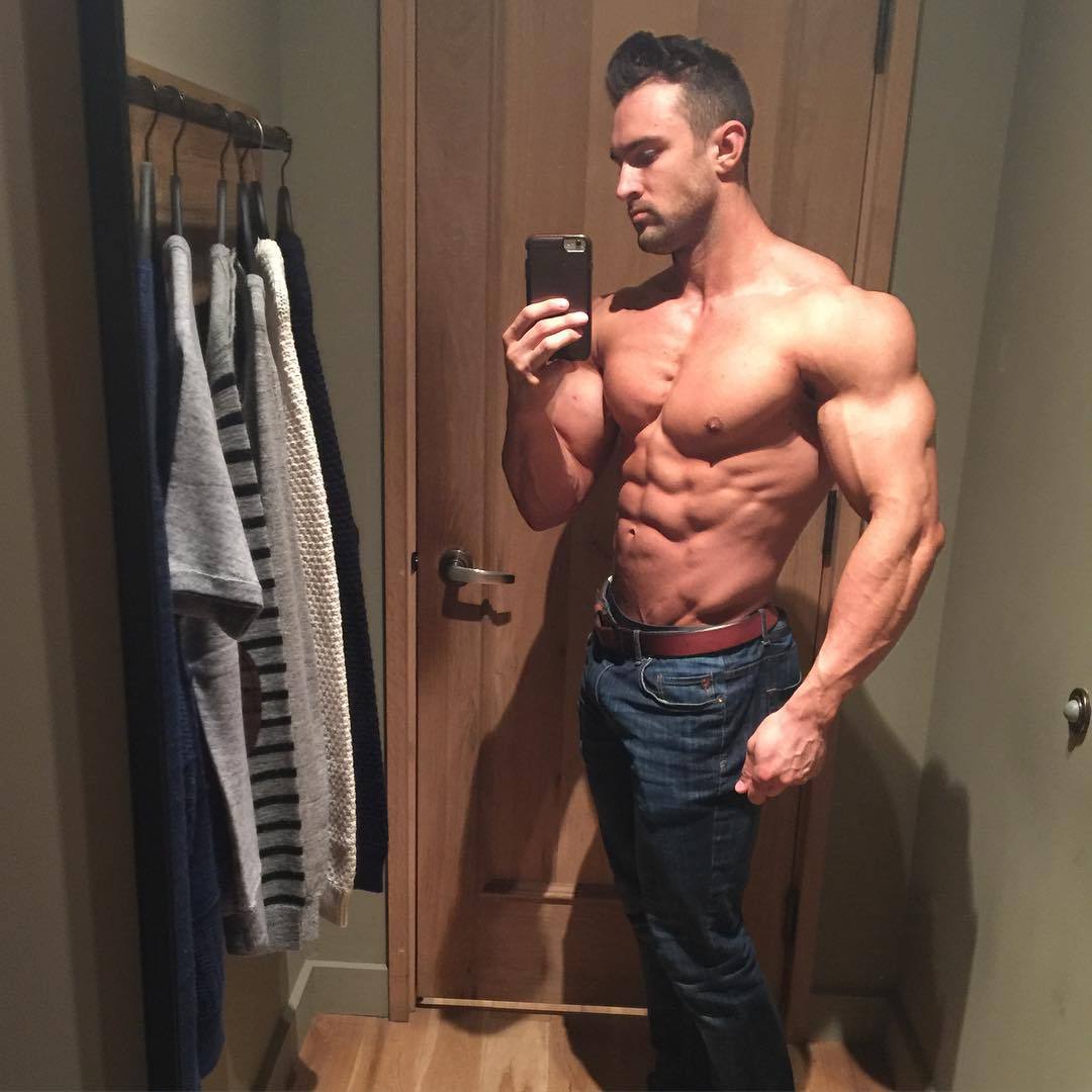 sexy-strong-shirtless-men-straight-muscular-alpha-hunk-dylan-thomas-selfie