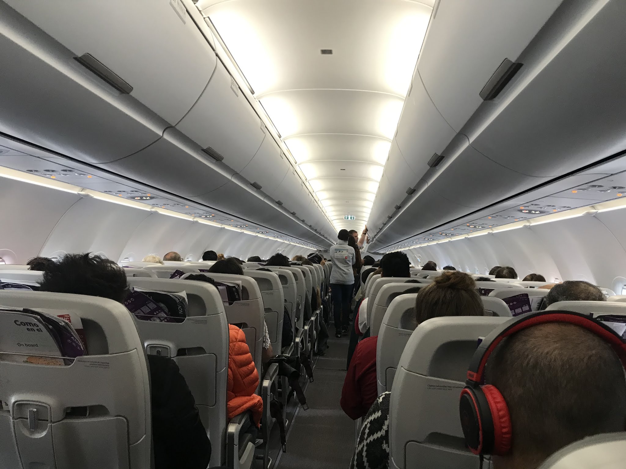 Dentro do avião sky airlines