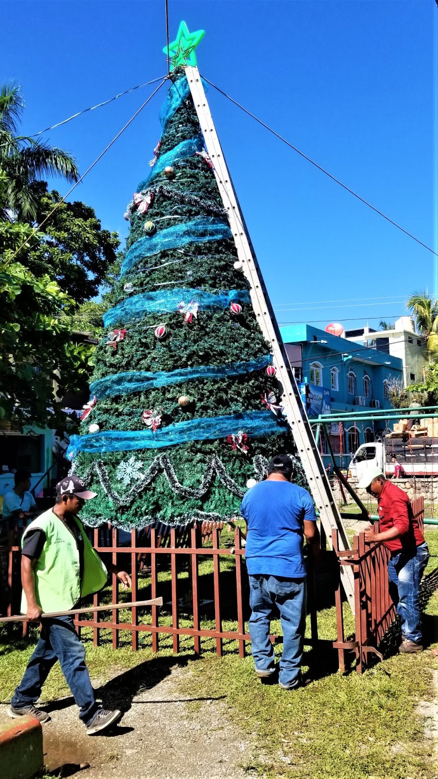 MERRY CHRISTMAS FROM HONDURAS