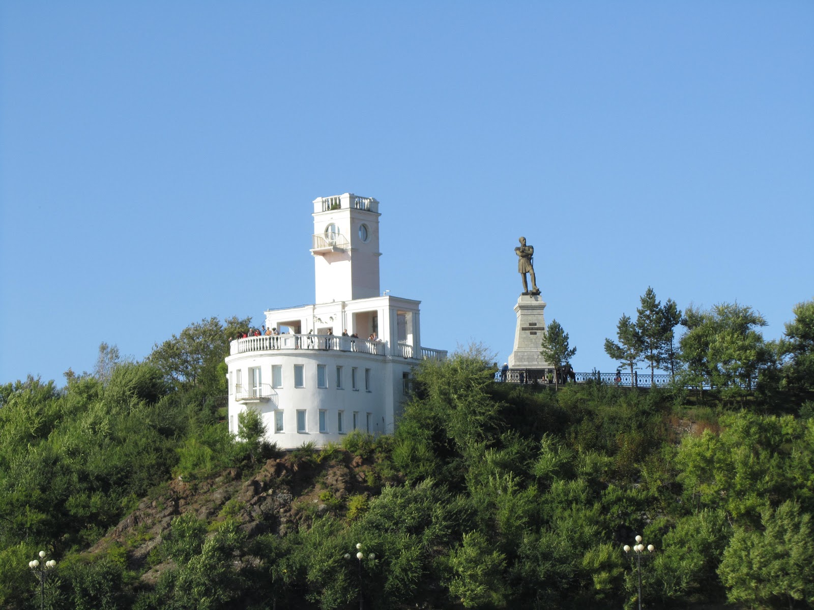 Утес хабаровский край. Хабаровск набережная утес. Хабаровский утес картинки. Хабаровск достопримечательности утес. Утес памятники хабаровск.