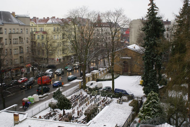 cemetary Neukölln Berlin snow