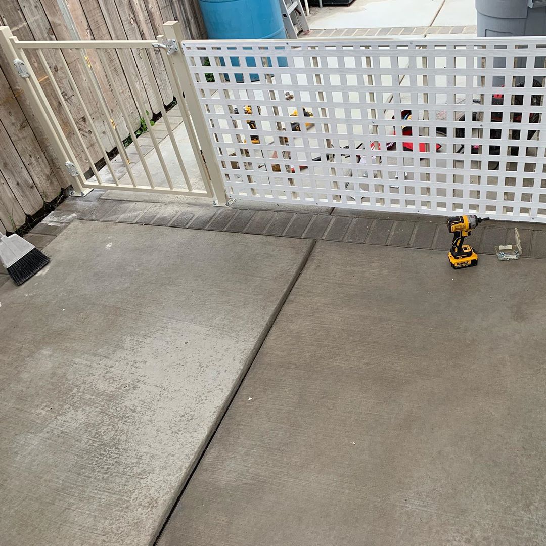 15+ DIY Cheap Dog Run Ideas Backyard for Small or Large Gardens