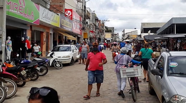 Feirantes de Capim Grosso denunciam vendedores irregulares de cidades vizinhas