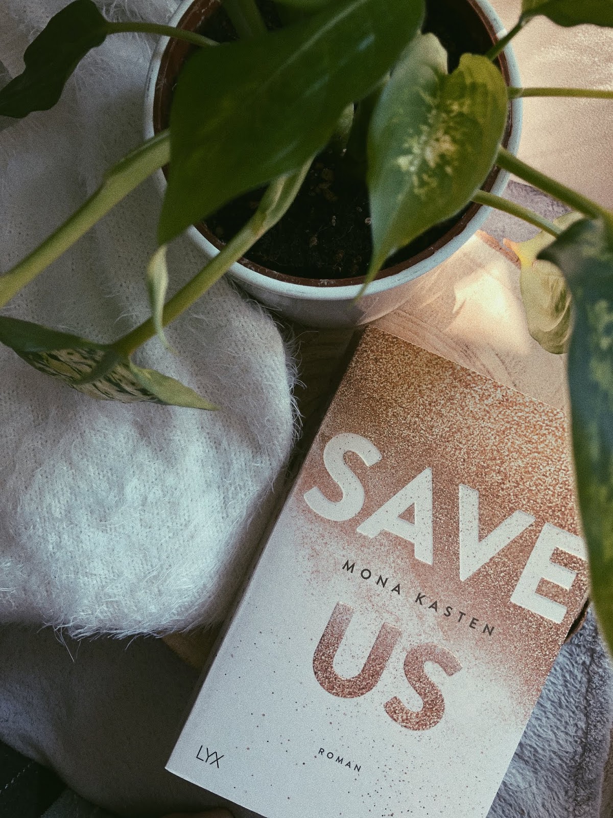 Mona Kasten Save You & Save Us (Maxton HallReihe) bookishpoetry