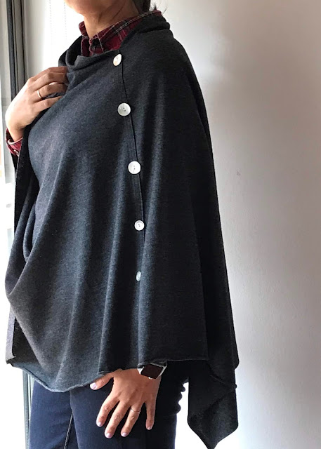 Make this DIY wool poncho in 30 minutes!