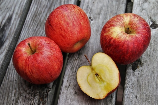 Cara Memutihkan Ketiak Secara Alami dengan apel