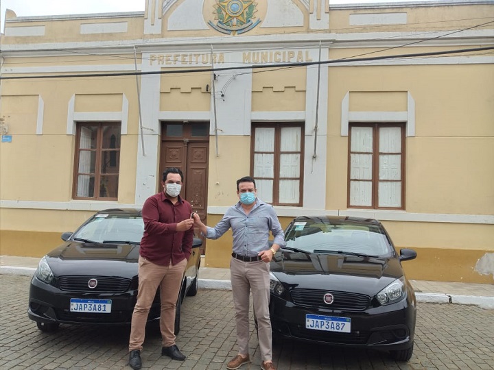 Pinheiro Machado recebe dois veículos para uso da saúde DiCacimbinhas