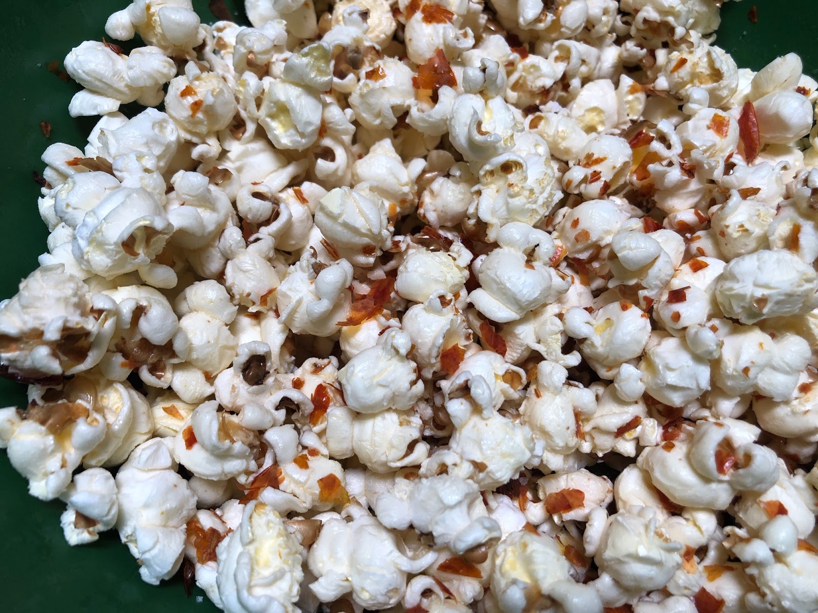 Dry and pulverize tomatoes to store as a spice