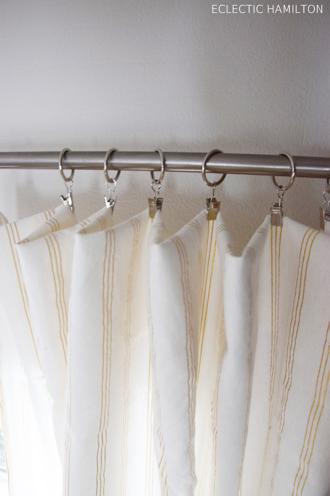 Wie ihr in 10 Minuten aus einer Tischdecke einen Vorhang zaubert