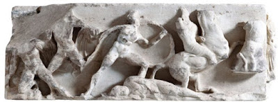 Οι μάχες σώμα με σώμα και η συντριβή του ιππικού των Περσών από τους Αθηναίους οπλίτες μέσα στο μικρό έλος του Μαραθώνα