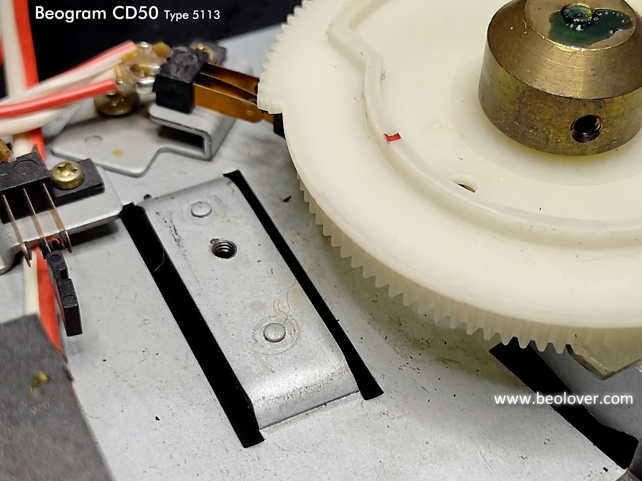 beolover Beogram CD50 From North Carolina Changing the CD tray belt