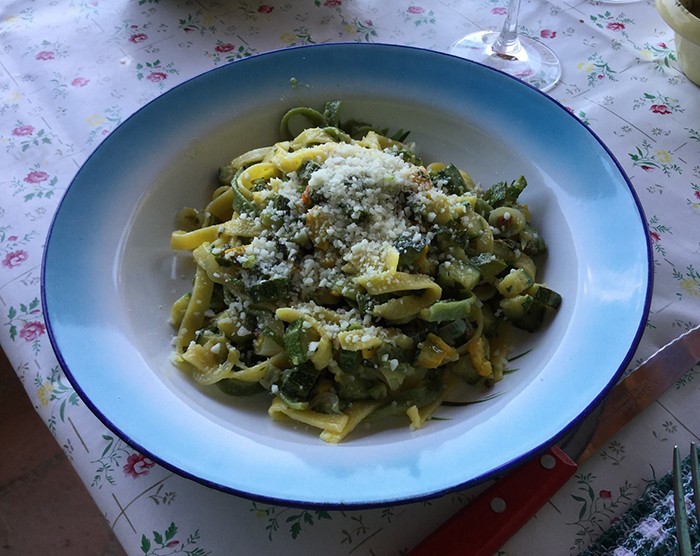 AAA ACCADEMIA AFFAMATI AFFANNATI Pasta e gnocchi. Pasta fresca. Vegetali.