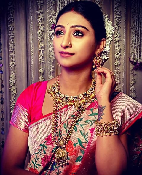 Yeh Rishta Kya Kehlata Hai Kirti Singhania Real Name