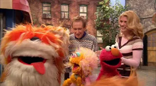 Barkley, Bob, Gina, Elmo, Zoe, Walking the dog, Sesame Street Episode 4310 Afraid of the Bark season 43