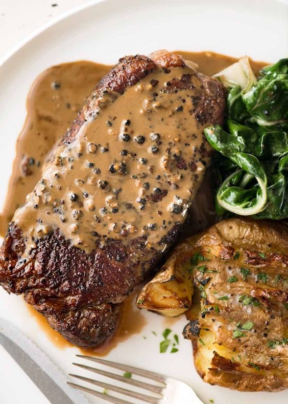 Steak with Creamy Peppercorn Sauce ALANSDREAM